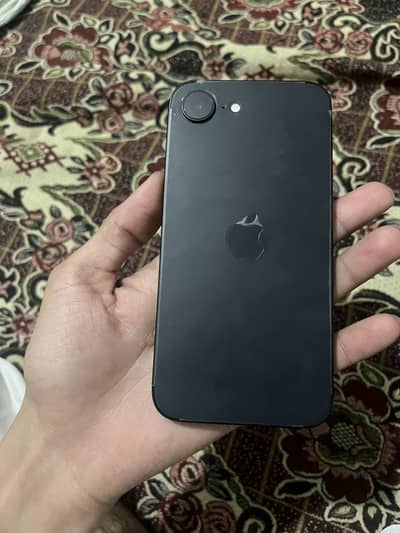iPhone 16e