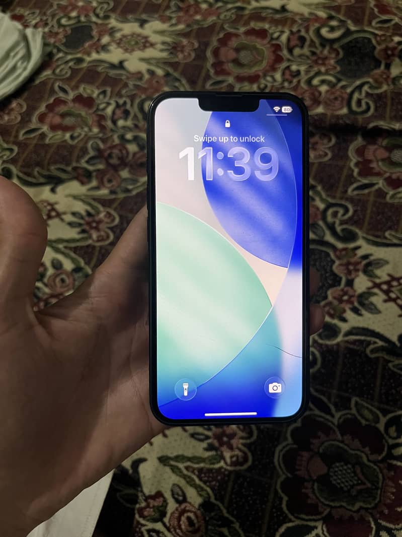 iPhone 16e 1