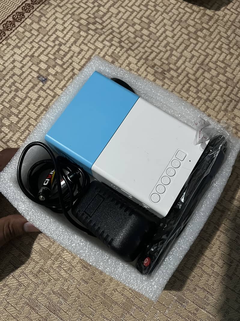 portable LED Mini Projector 2