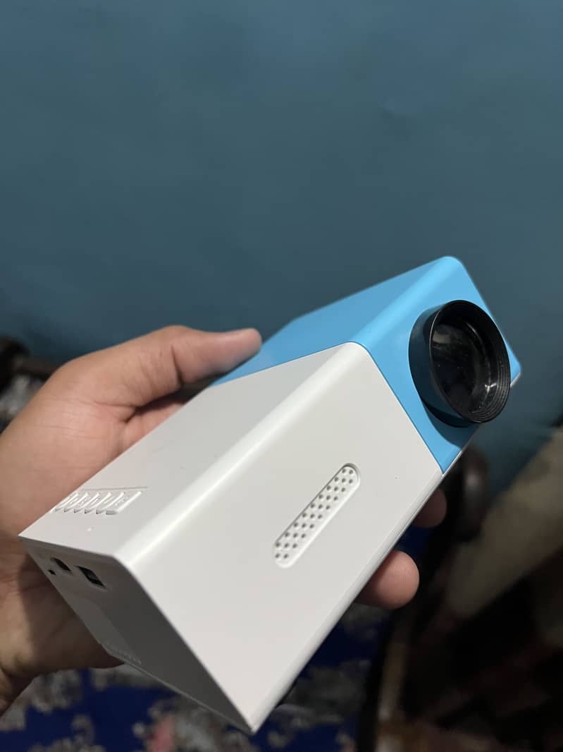 portable LED Mini Projector 3