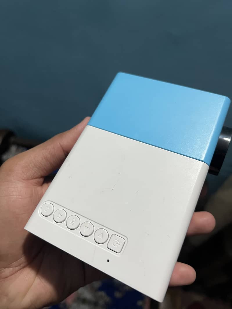 portable LED Mini Projector 4