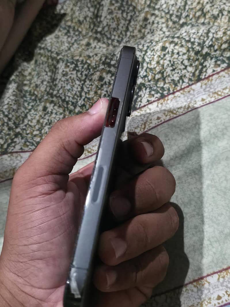 Apple iPhone 13 Pro 3