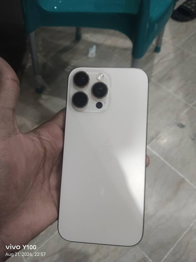 Apple iPhone 16 Pro Max 0