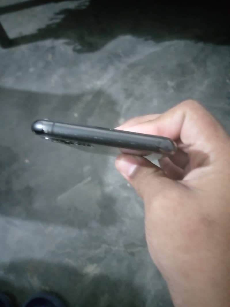 Apple iPhone 11 Pro Max 10