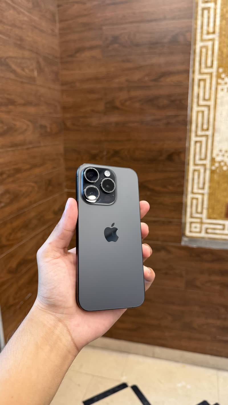 Apple iPhone 15 Pro 0