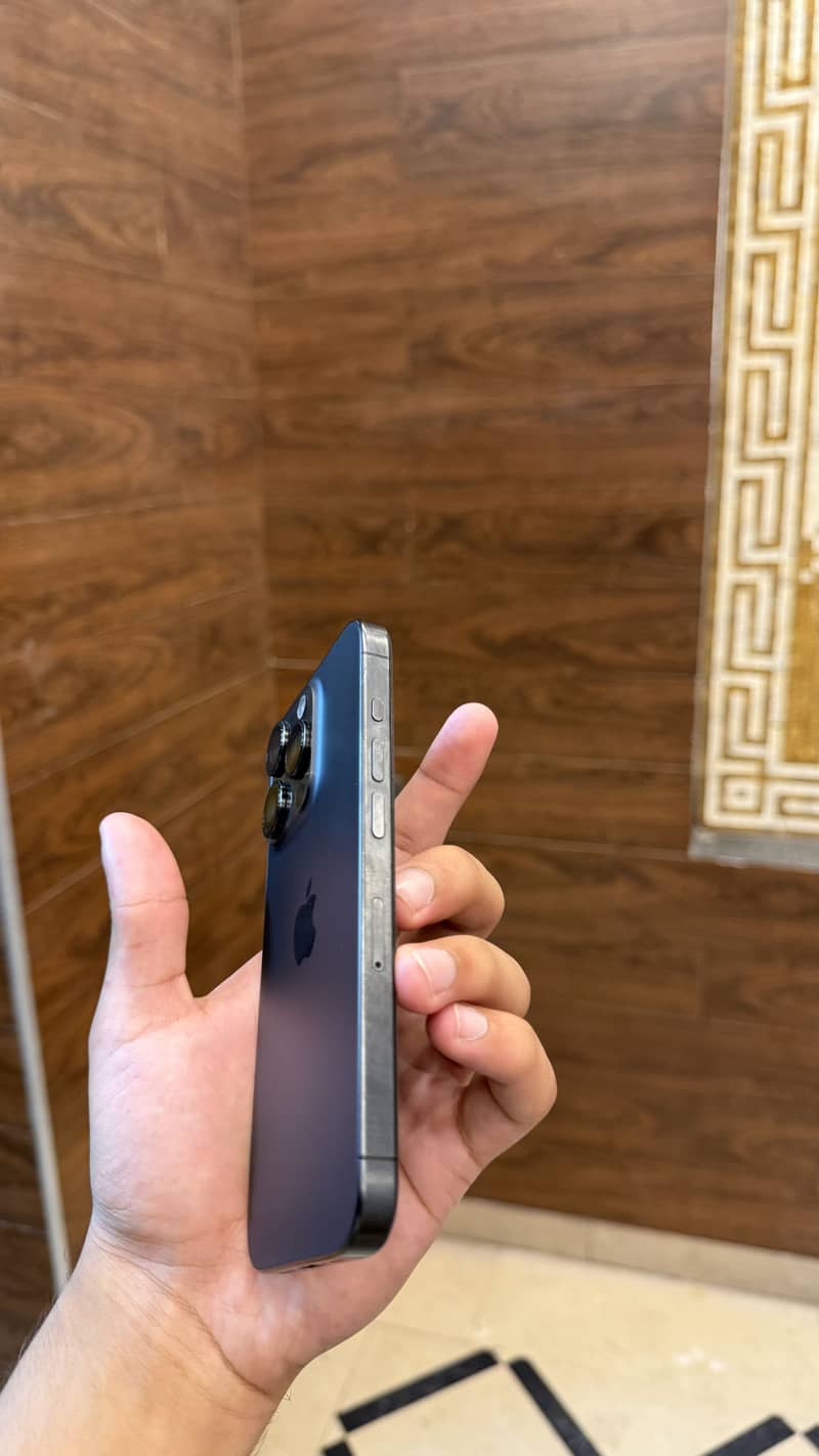 Apple iPhone 15 Pro 6