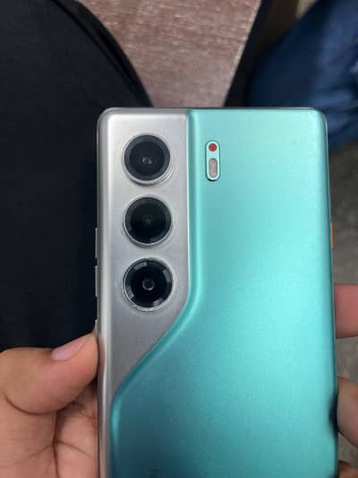 Tecno camon 40 pro with original box and charger 10/10 condition