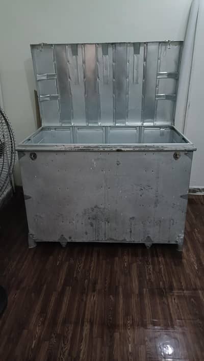 trunk / sandooq