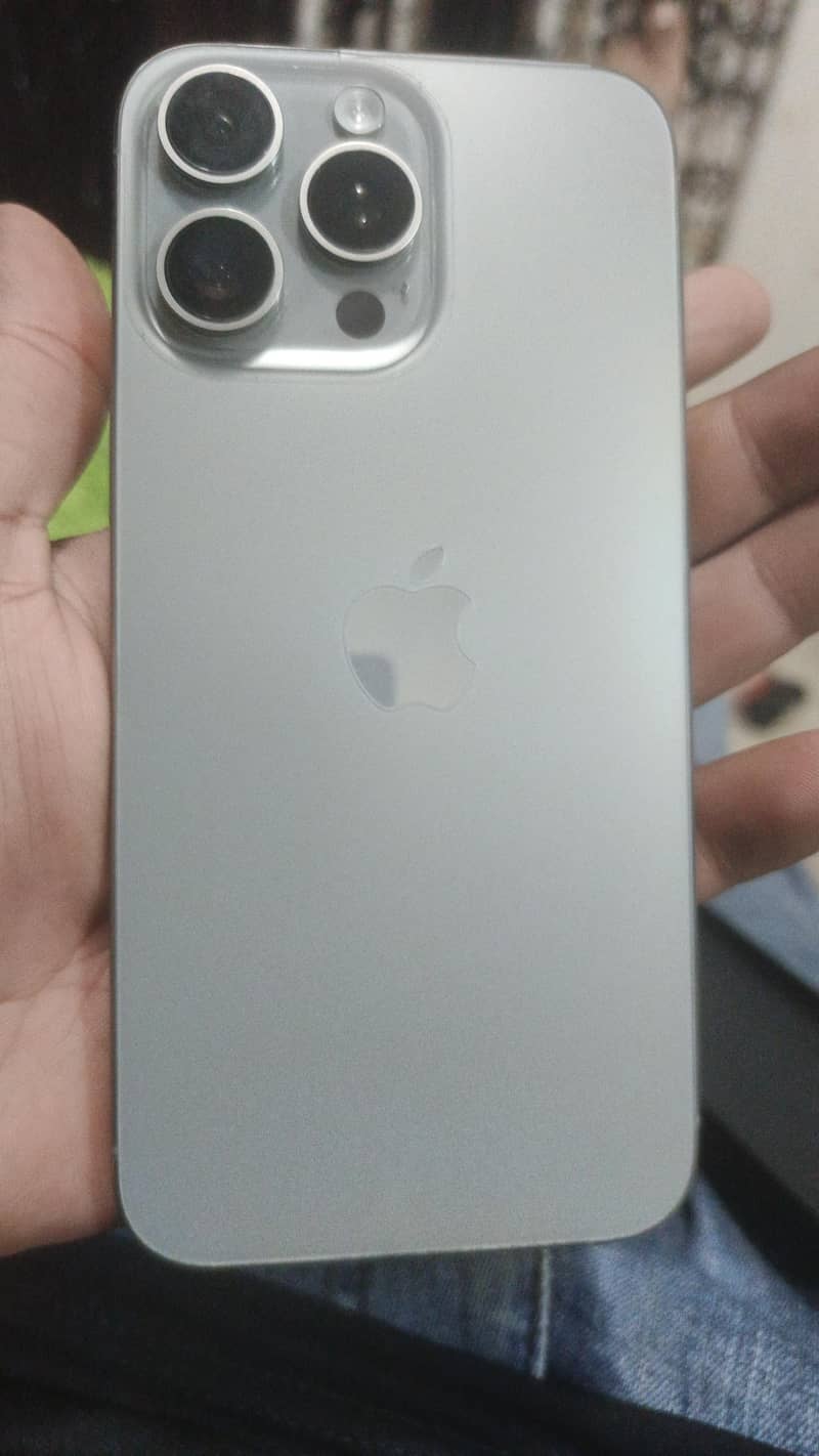 Apple iPhone 15 Pro Max 0