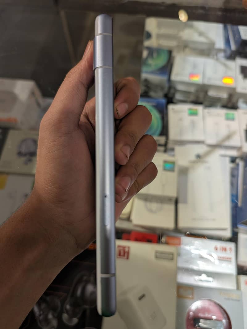 Google Pixel 7a 2
