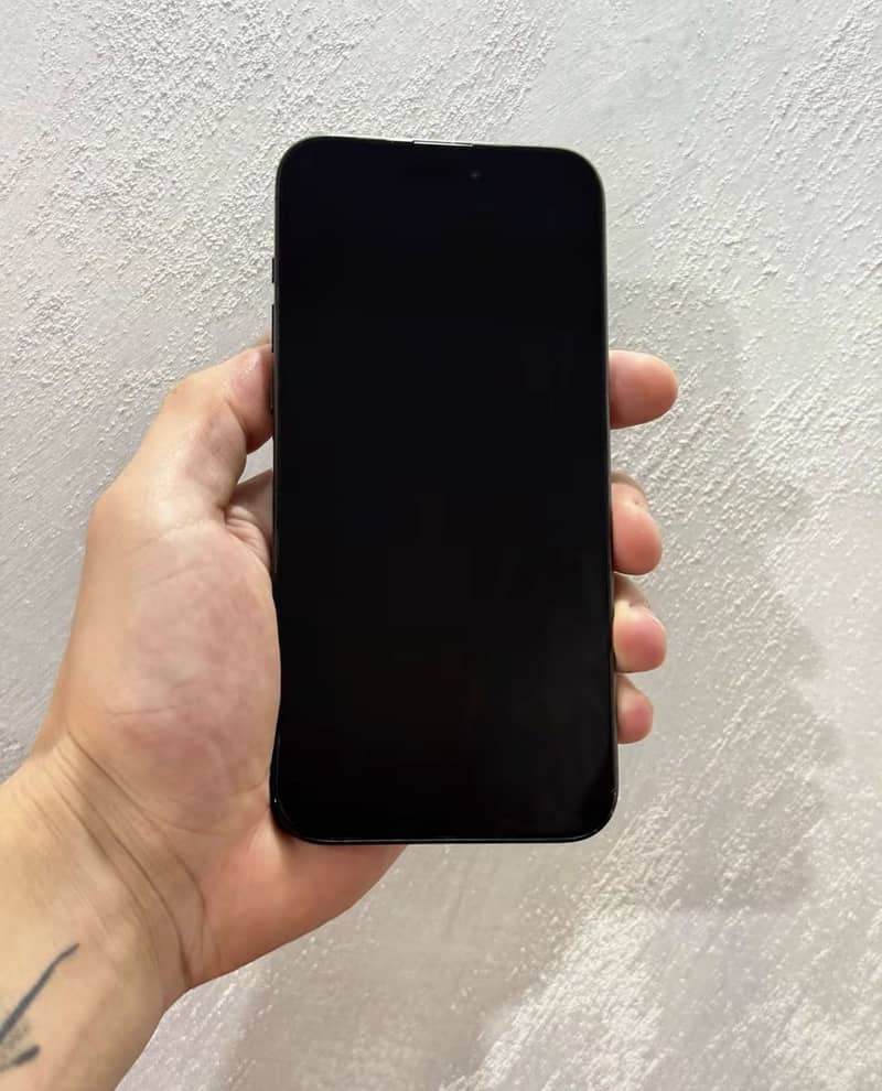 Apple iPhone 15 Pro Max 1