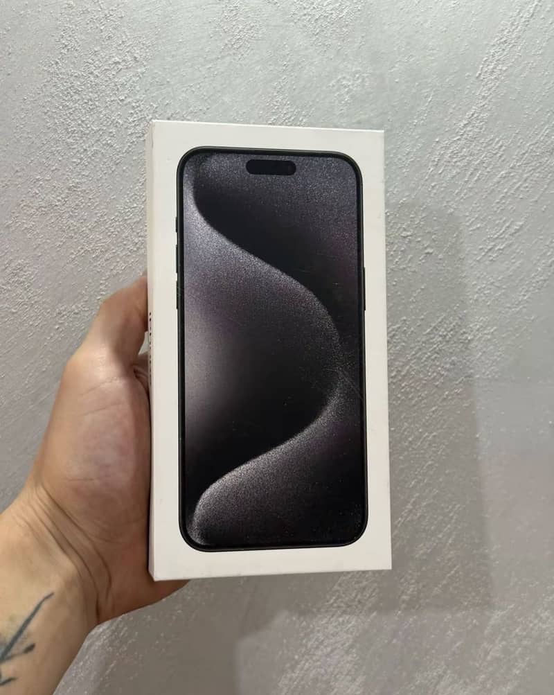 Apple iPhone 15 Pro Max 2