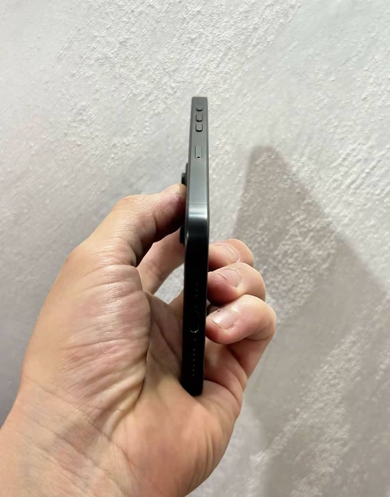 Apple iPhone 15 Pro Max 3