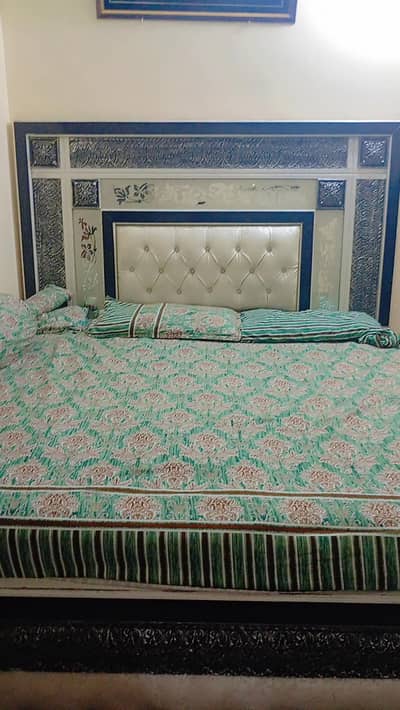 bed selling good condition