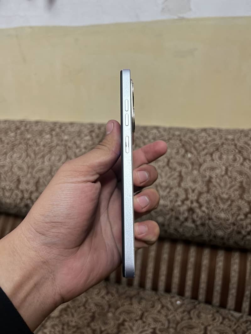 Tecno Spark 20 4