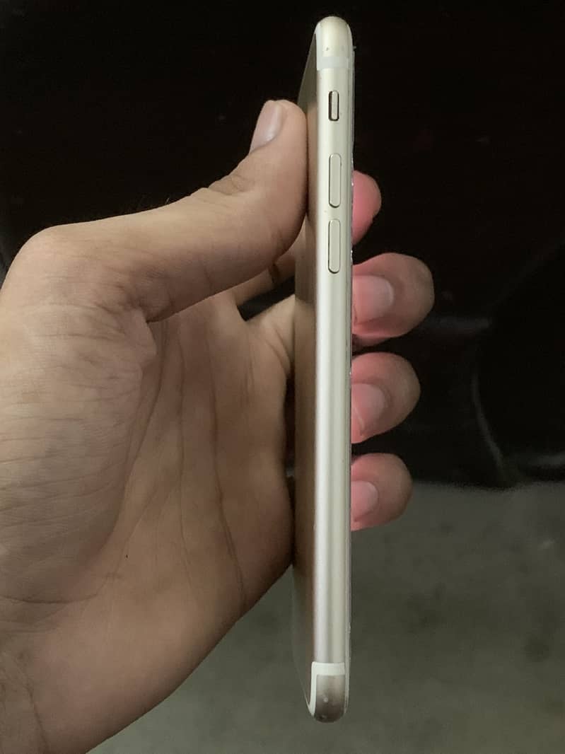 Apple iPhone 7 1