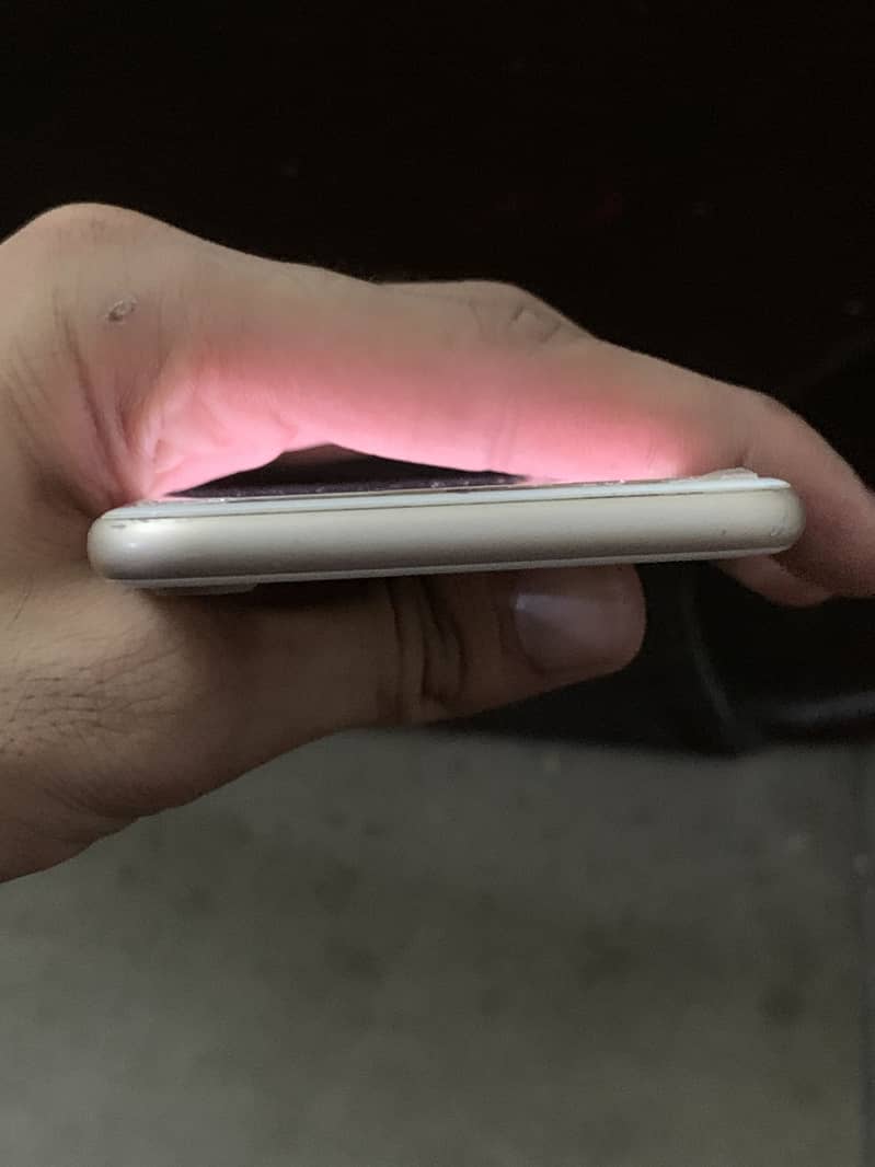 Apple iPhone 7 2