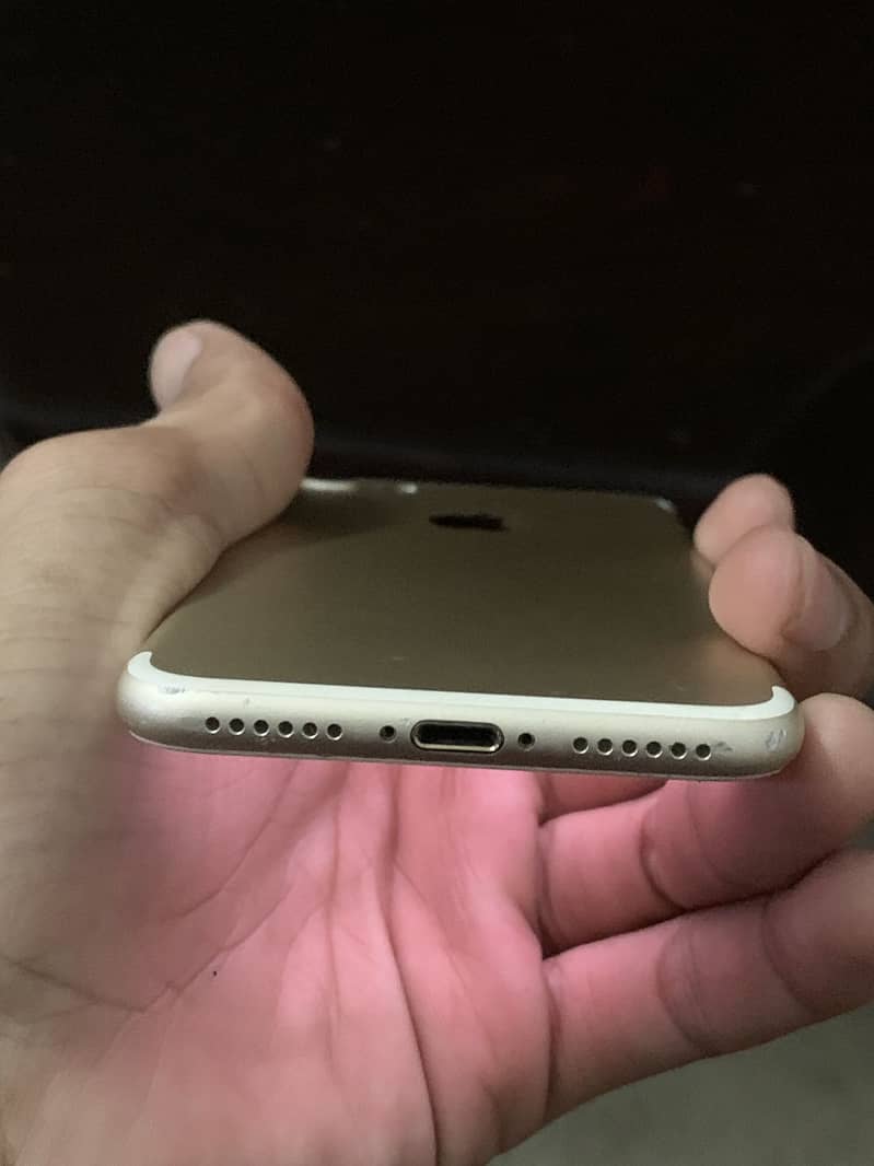 Apple iPhone 7 3