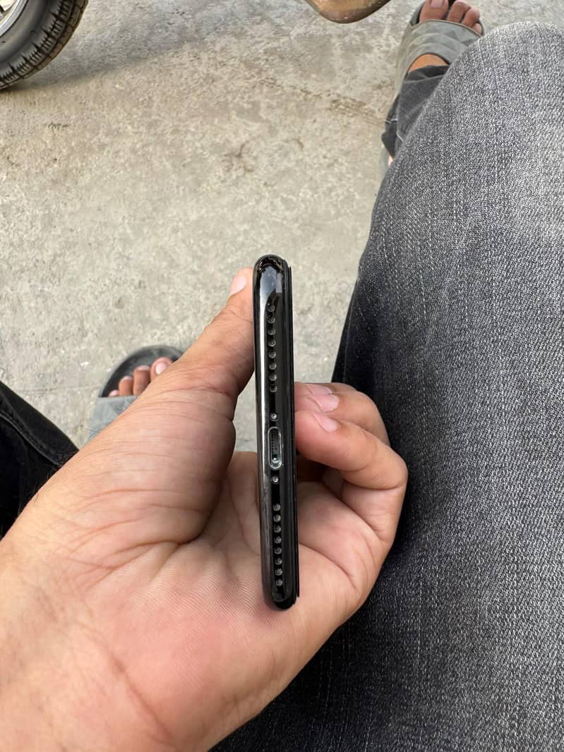 Apple iPhone 7 Plus 2