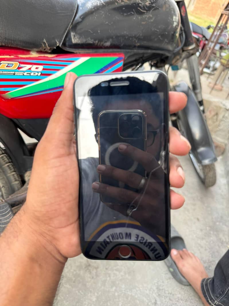 Apple iPhone 7 Plus 3