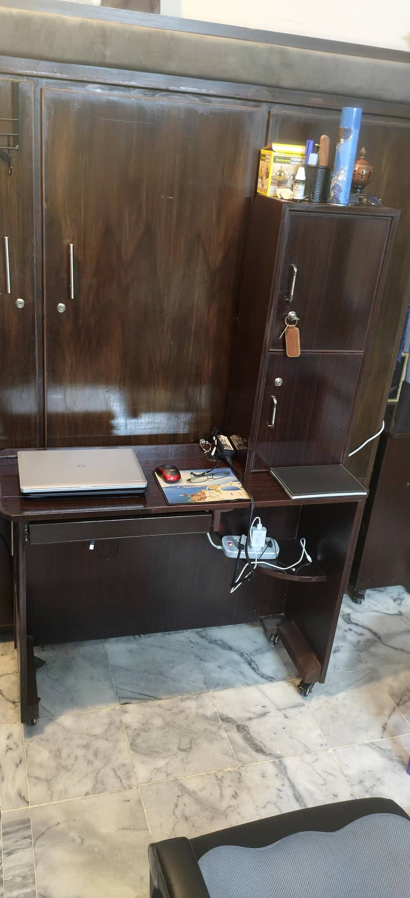 Computer Table 0