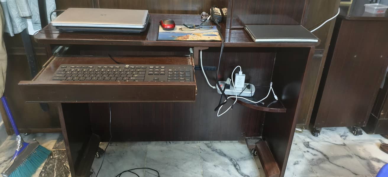 Computer Table 3