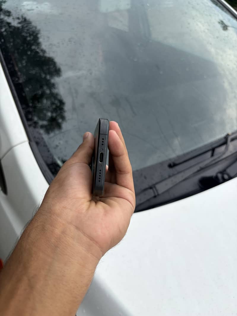 Apple iPhone 15 Pro 1