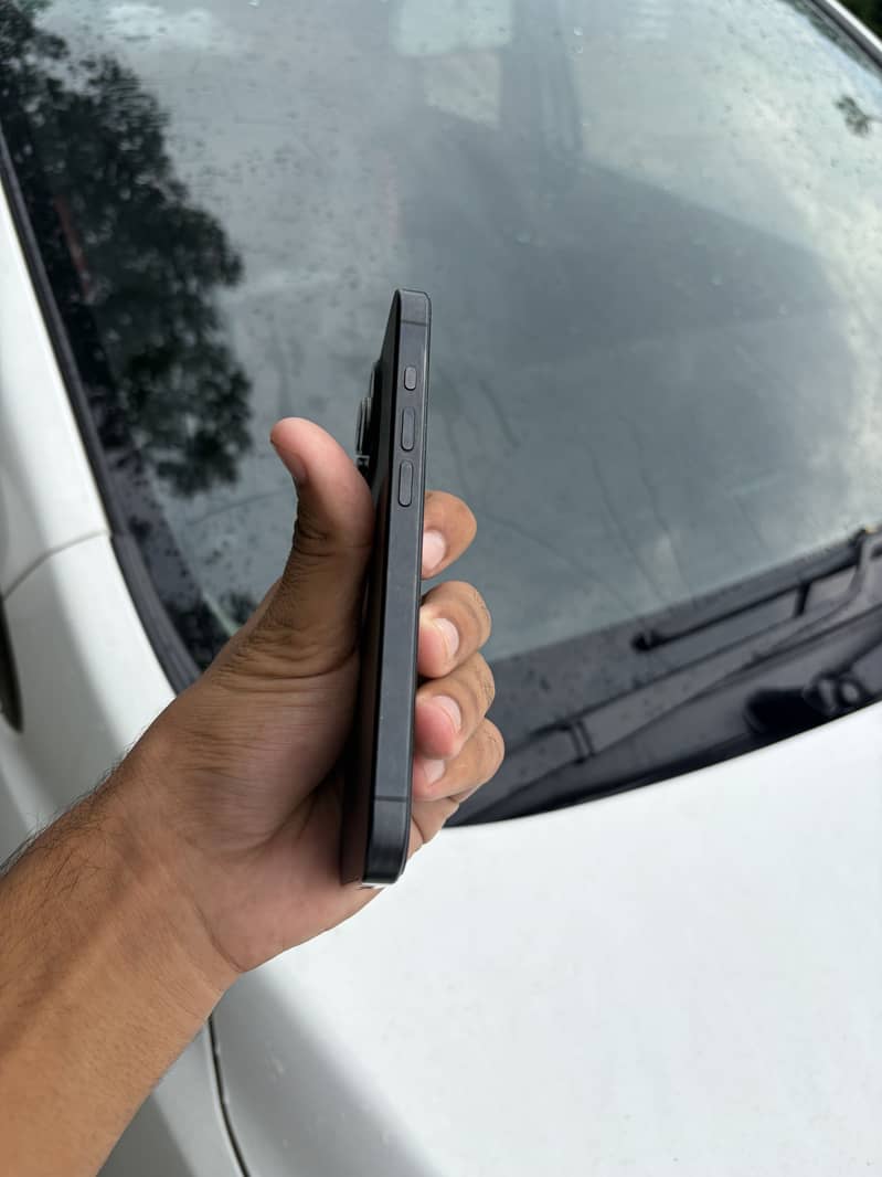Apple iPhone 15 Pro 2