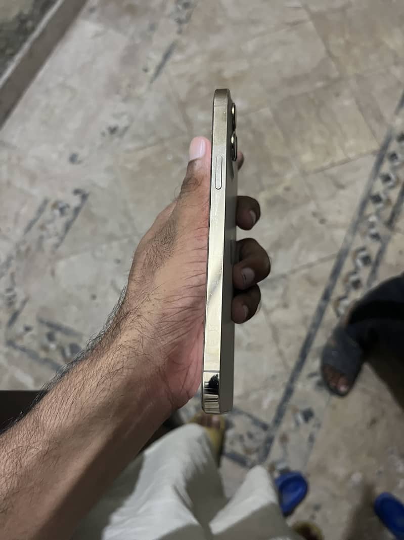 Apple iPhone 12 Pro 2