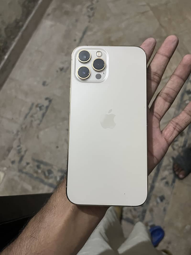 Apple iPhone 12 Pro 3
