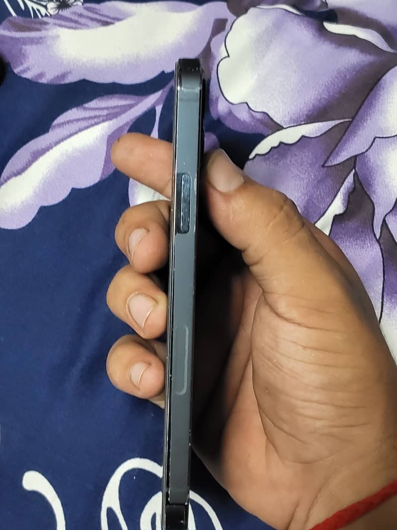 Apple iPhone 12 pro 1