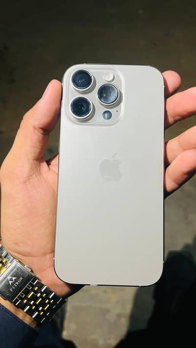 Apple iPhone 16 Pro