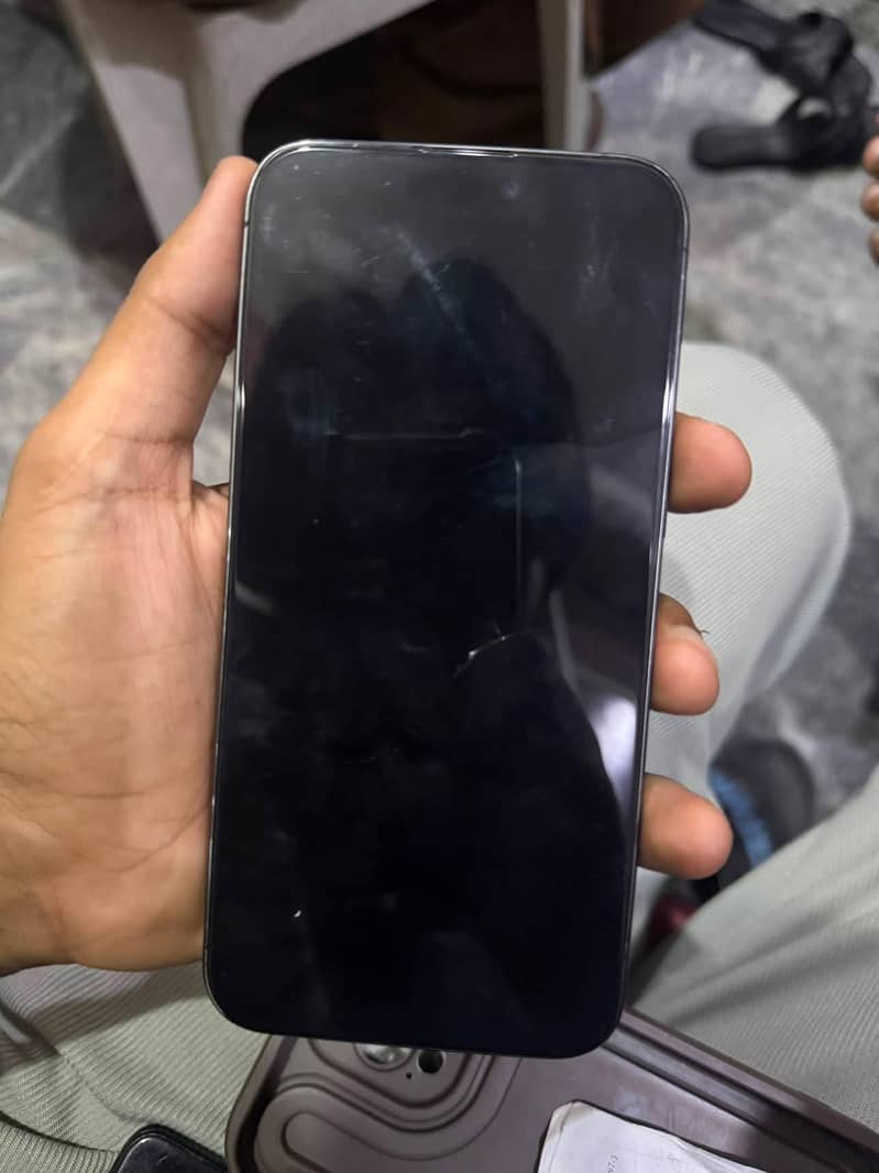 Apple iPhone 15 Pro Max 2