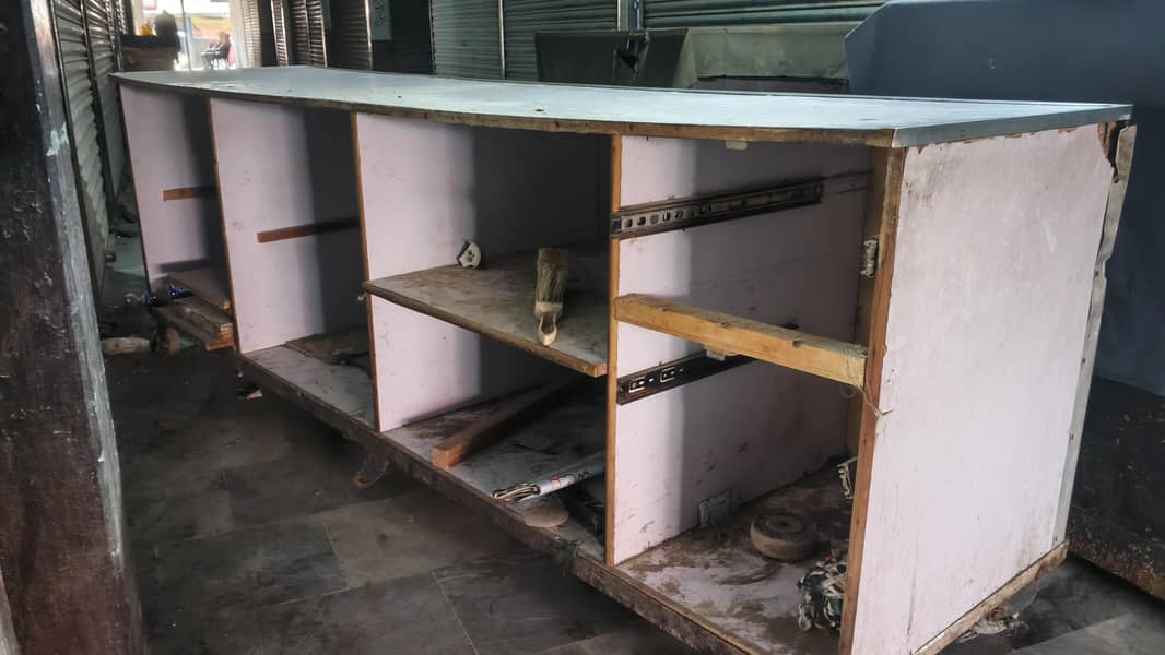 2 large counter 6