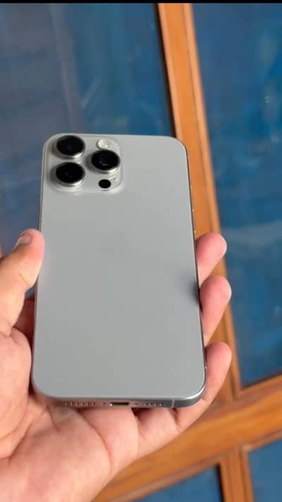 Apple iPhone 15 Pro Max