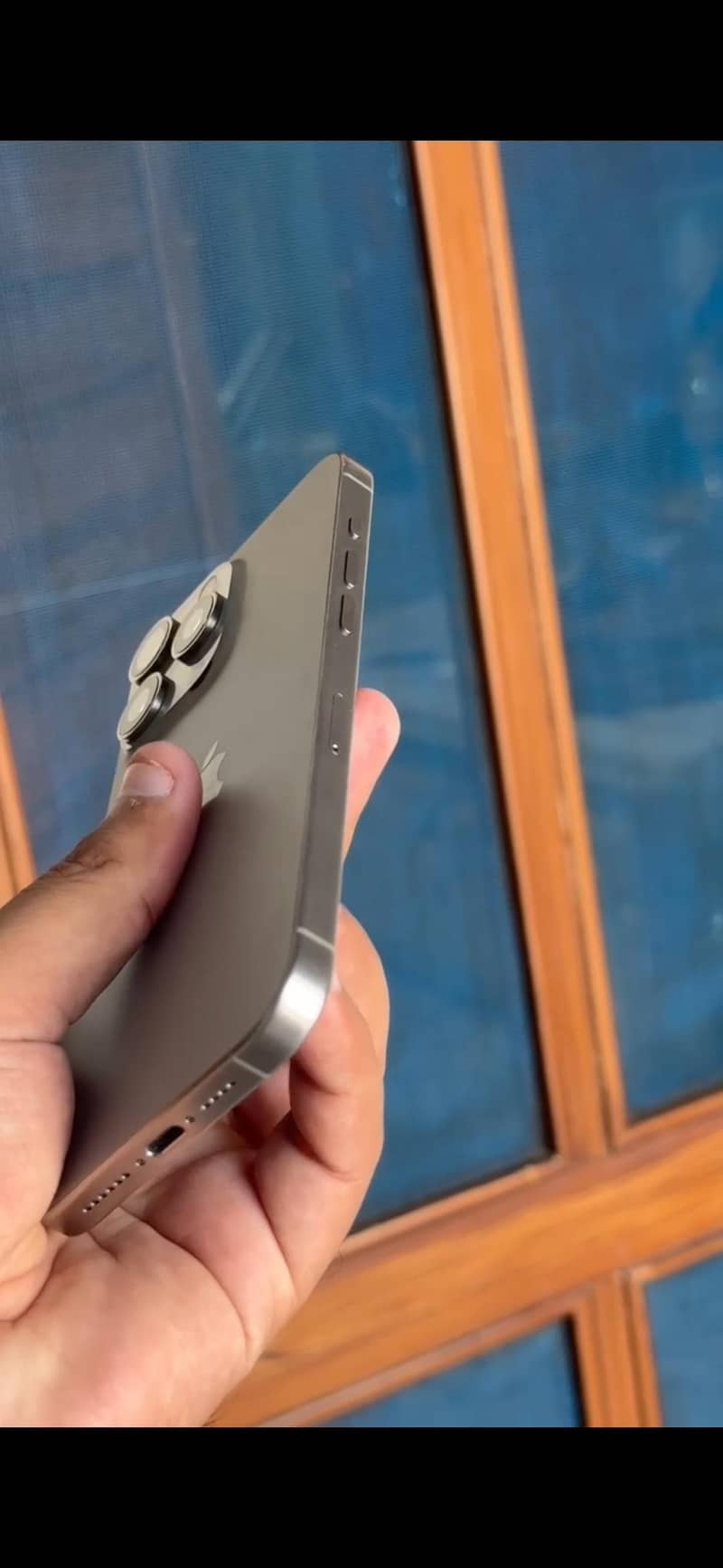 Apple iPhone 15 Pro Max 1