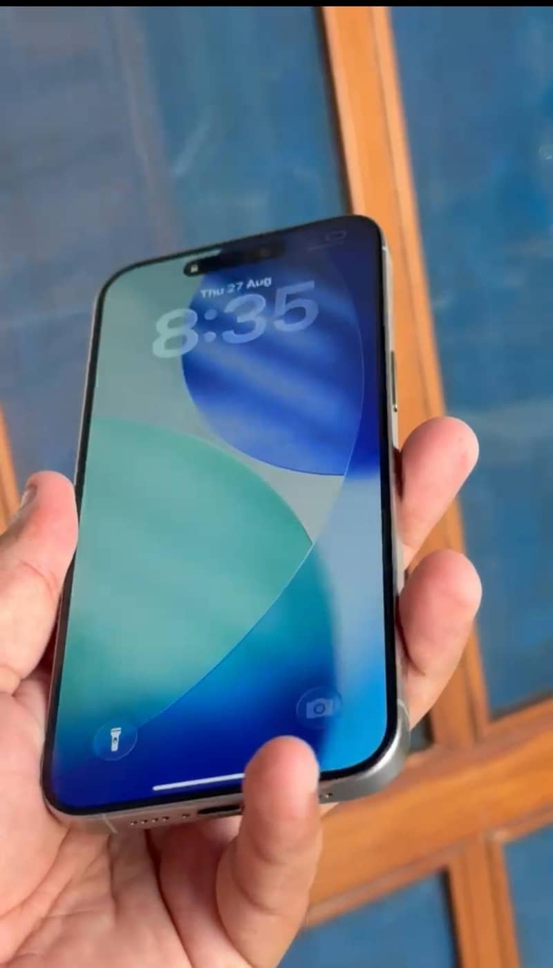 Apple iPhone 15 Pro Max 4