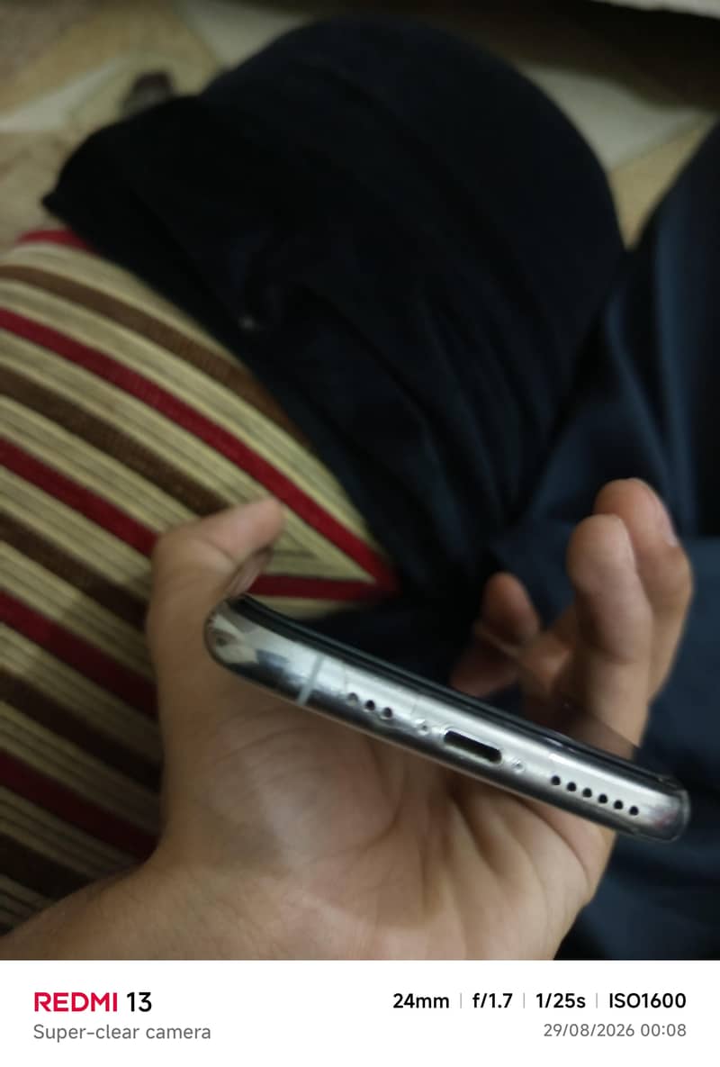 iPhone 11 pro 8