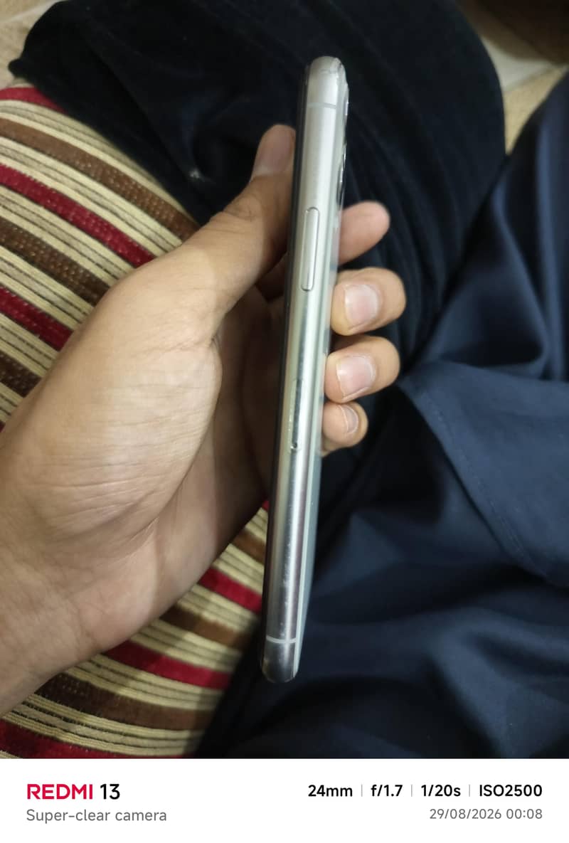 iPhone 11 pro 9