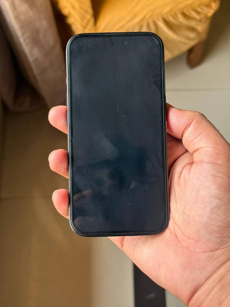 Apple iPhone 16 1