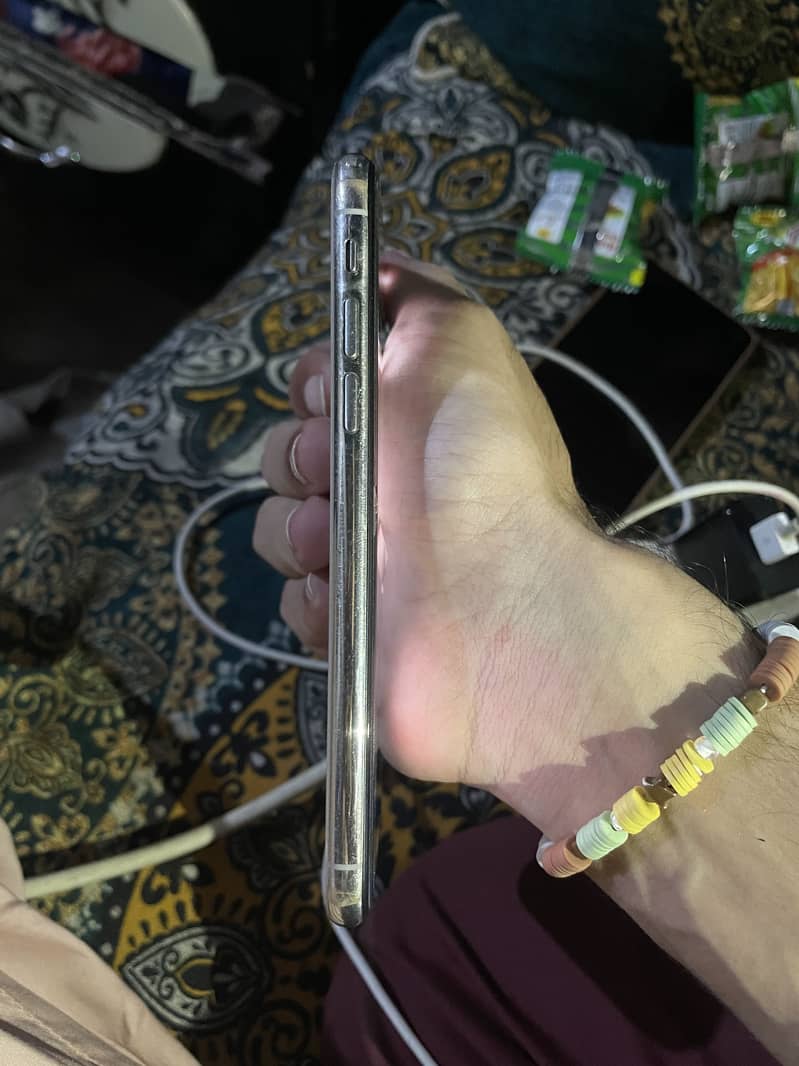 Apple iPhone XS 1