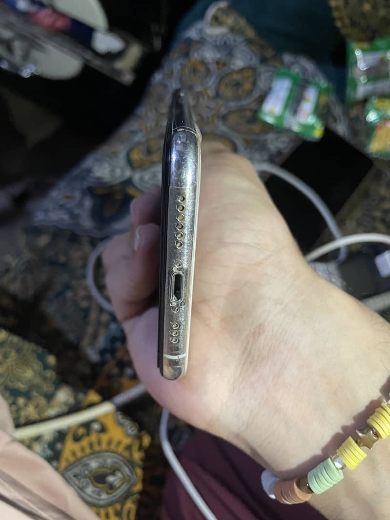Apple iPhone XS 3