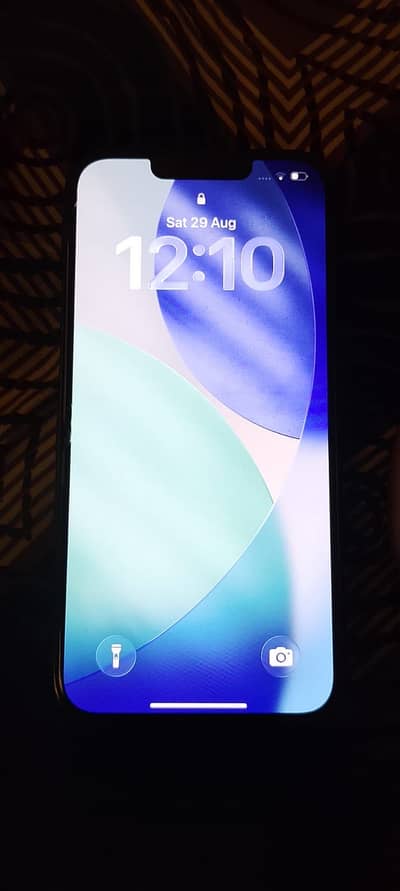 Apple iPhone 13