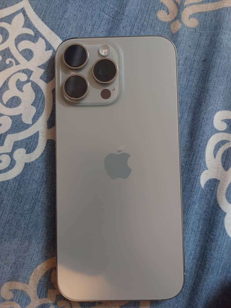 Apple iPhone 16 Pro Max 0