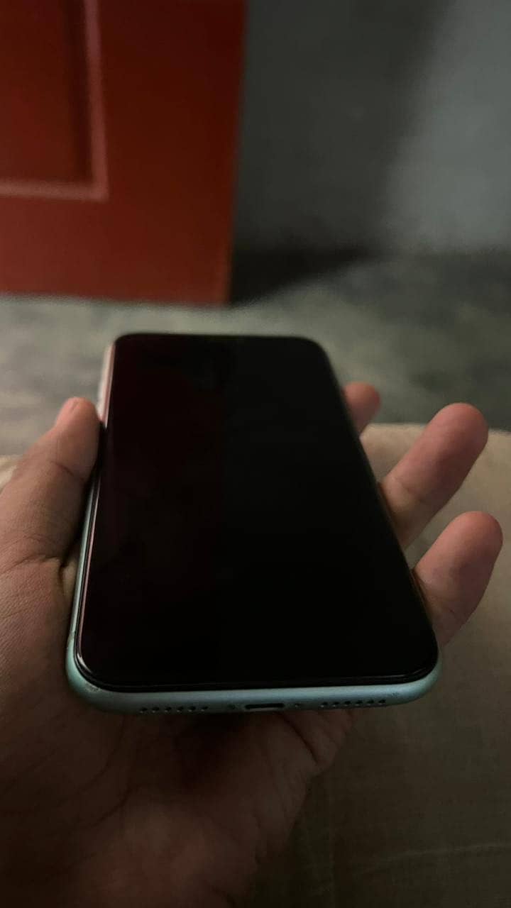 Apple iPhone 11 3