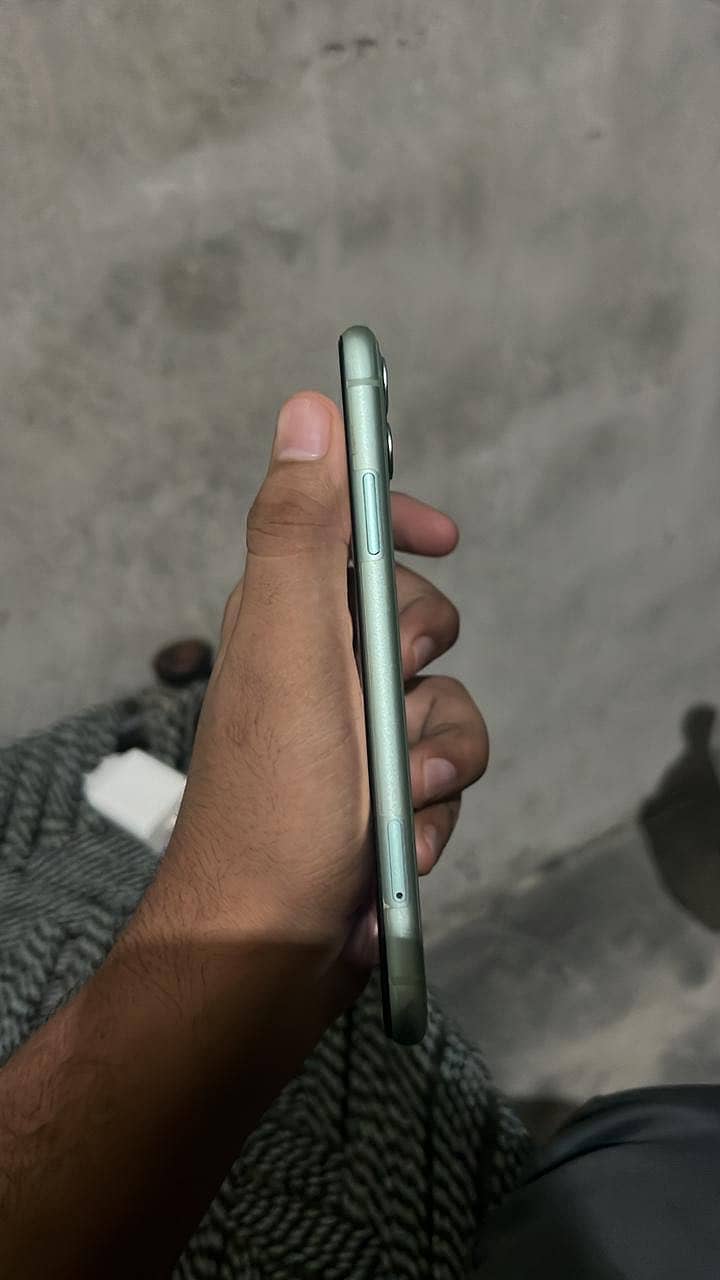 Apple iPhone 11 5