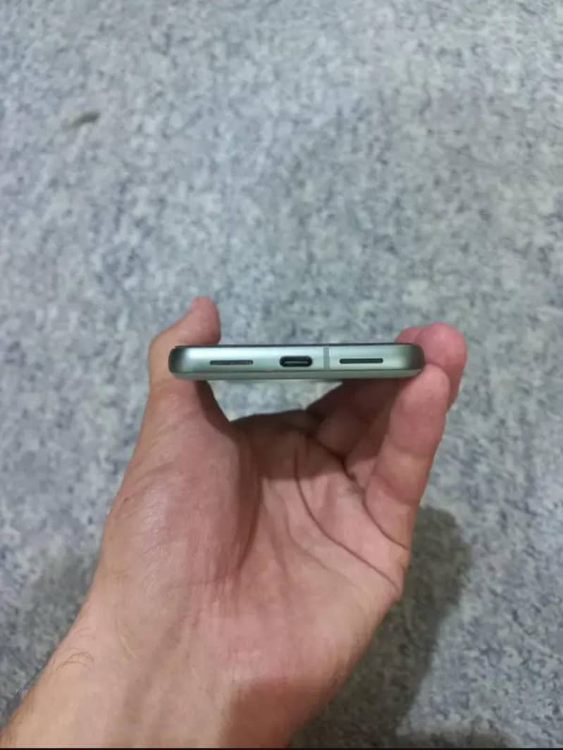 GOOGLE PIXEL 8 4