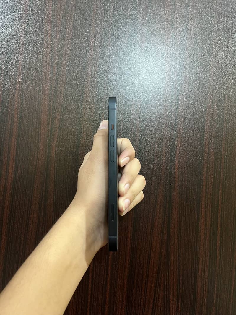 Apple iPhone 13 1