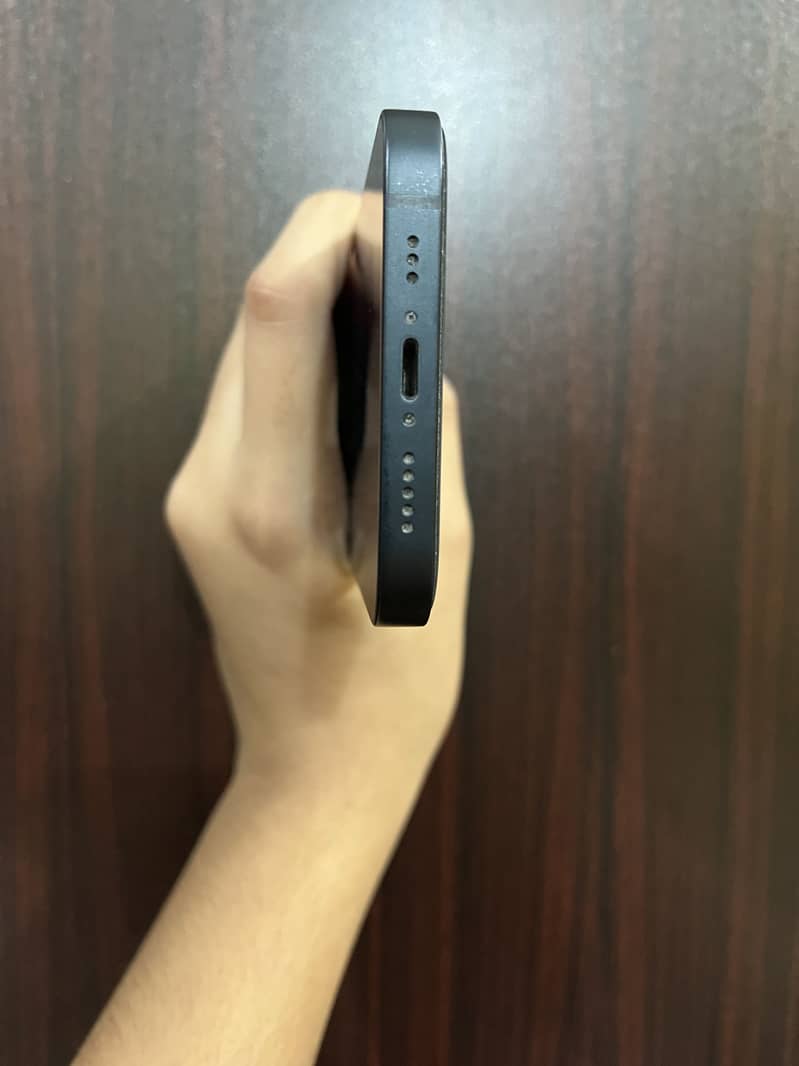 Apple iPhone 13 4