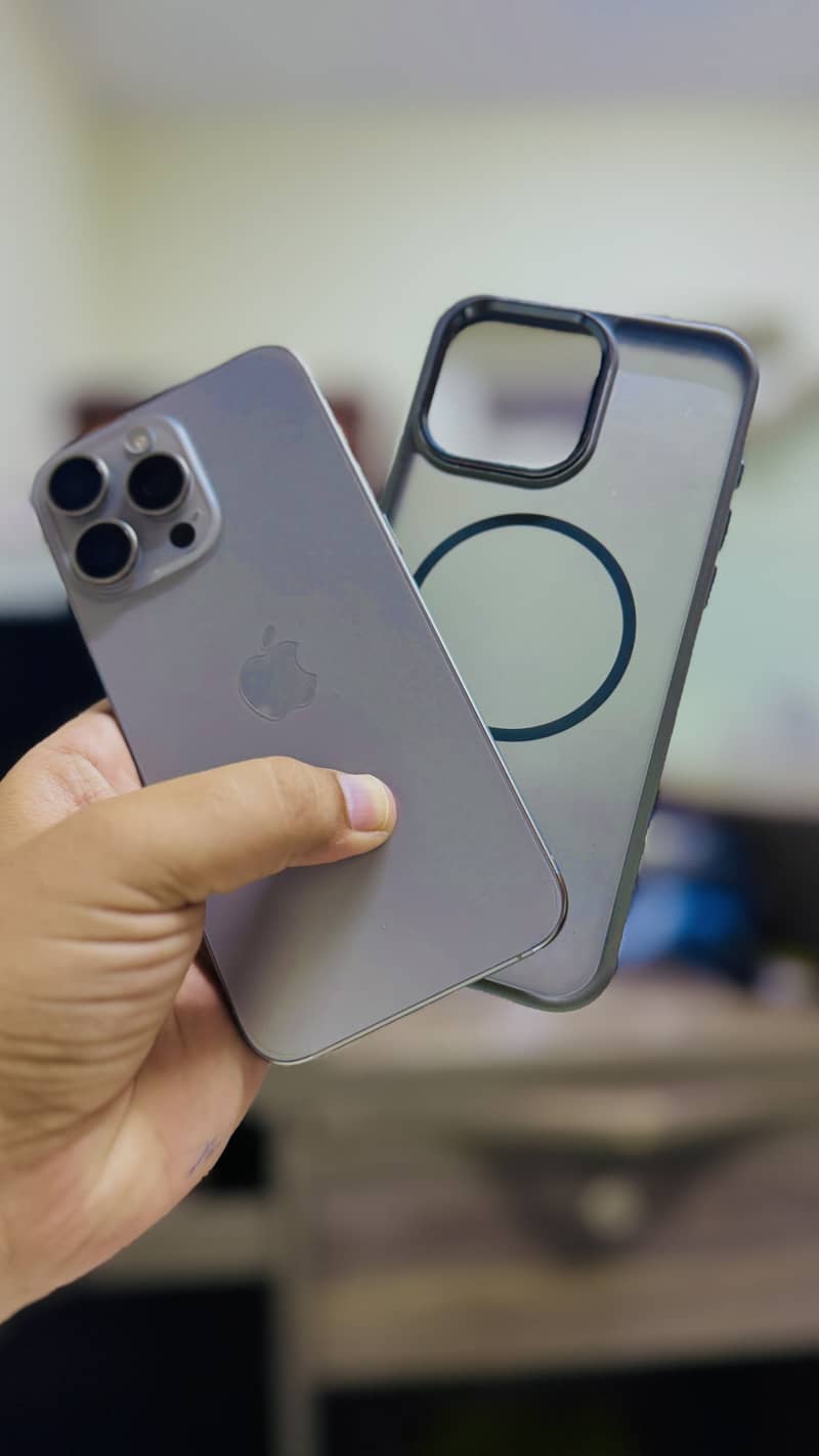 Apple iPhone 15 Pro Max 0